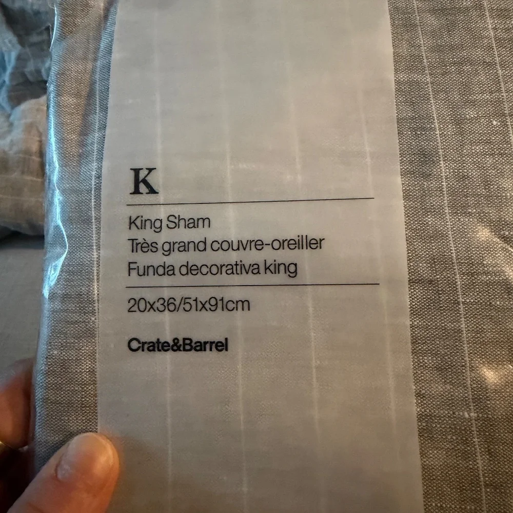 Crate & Barrel King 100% Linen Pinstripe Duvet Cover with 4 Pillow Shams